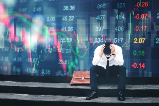 股价暴涨450%，鲁丽系把公司卖给股民了